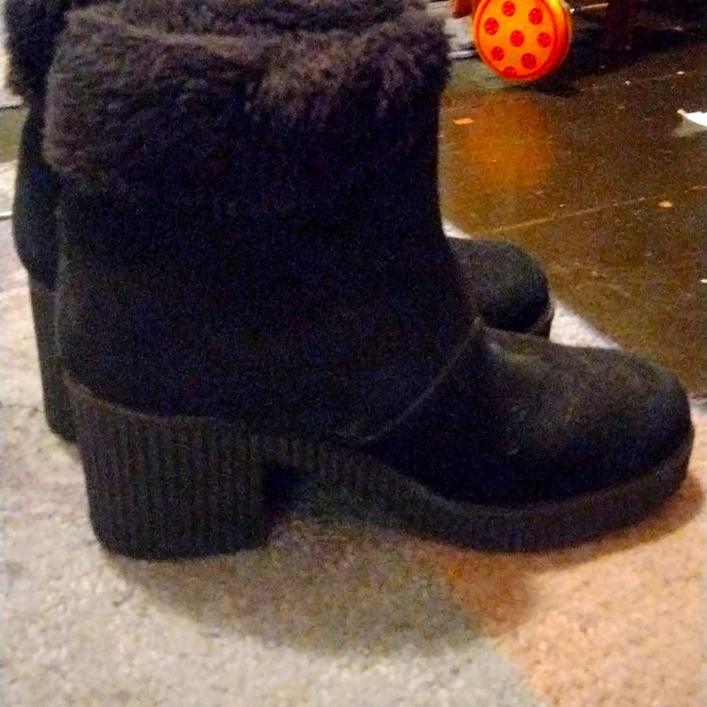 boots black low heel fur lined black boots with zipper in the front